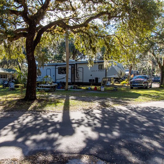 RV Park with Marina near Fort Meade, FL