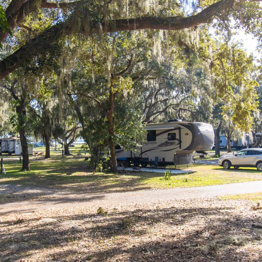 Lakefront RV Resort near Frostproof
